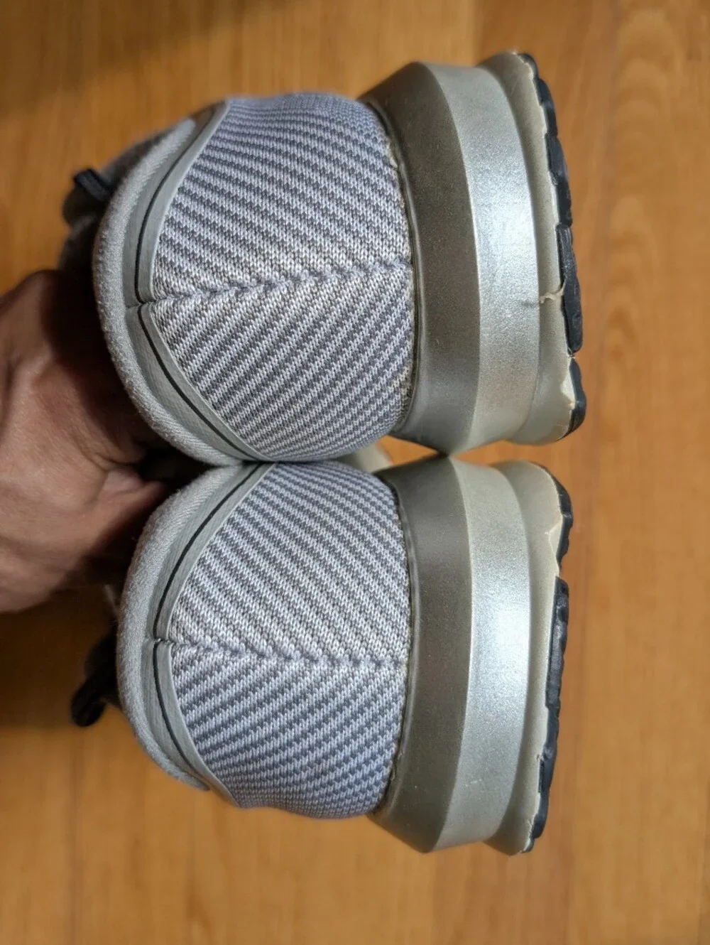 Women's Brooks Levitate Women’s Silver/Gray Running Shoes Size 9
